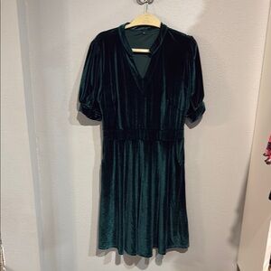 Elegant Green Velvet Dress